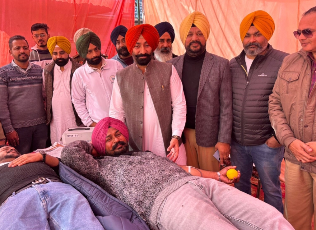 'Umang' organized a blood donation camp and langar dedicated to the martyrdom of Sahibzade and Mata Gujar Kaur ji.